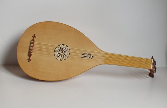 Luth-médiéval-Félix Lienhard-luthier-luth-archiluth-théorbe-guitare baroque