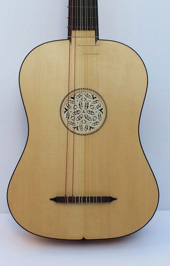 Vihuela de Chambure-Félix Lienhard-luthier-luth-archiluth-théorbe-guitare baroque 